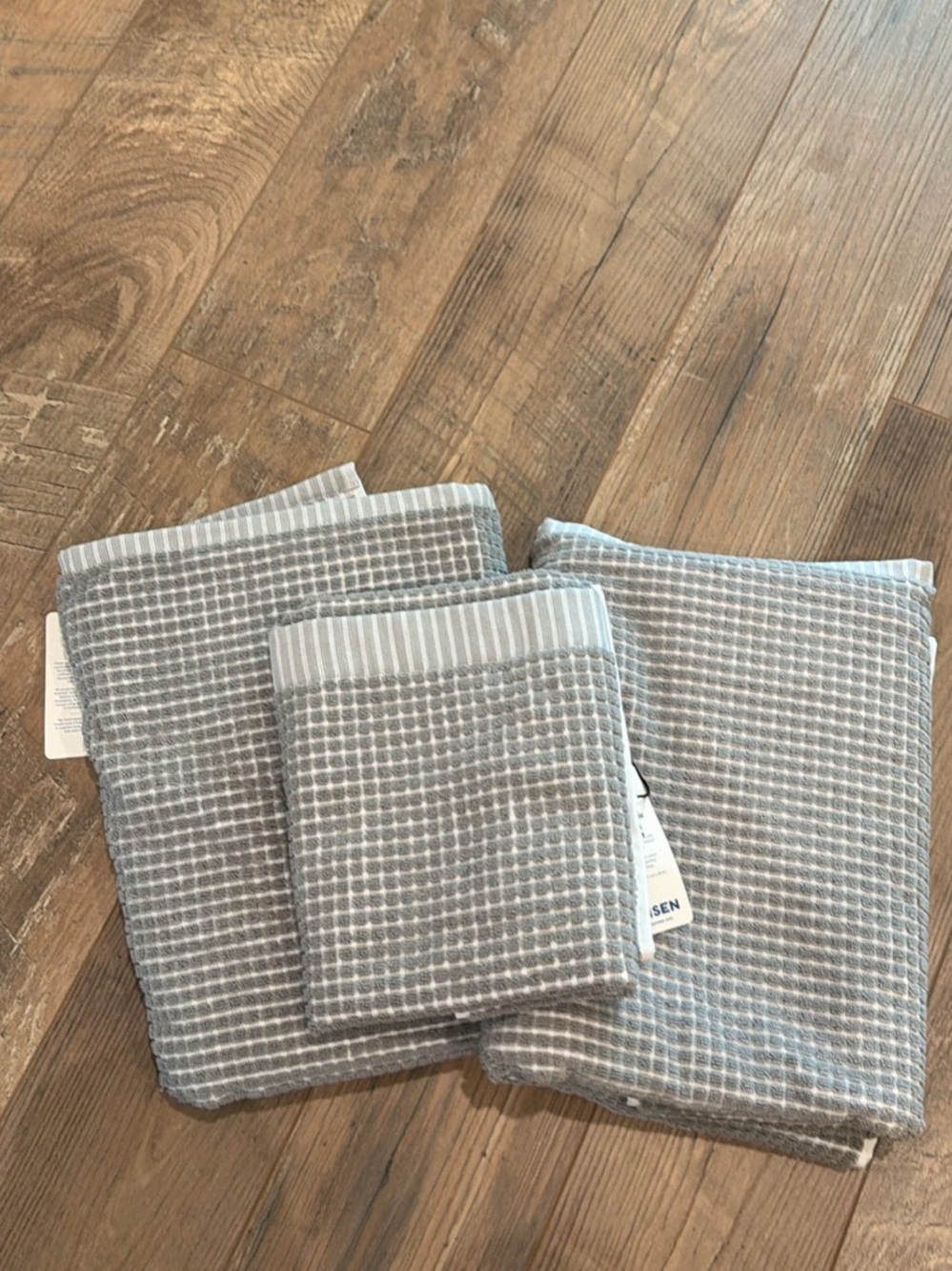 NWT Onsen Terry Waffles Towels & Bath Mat